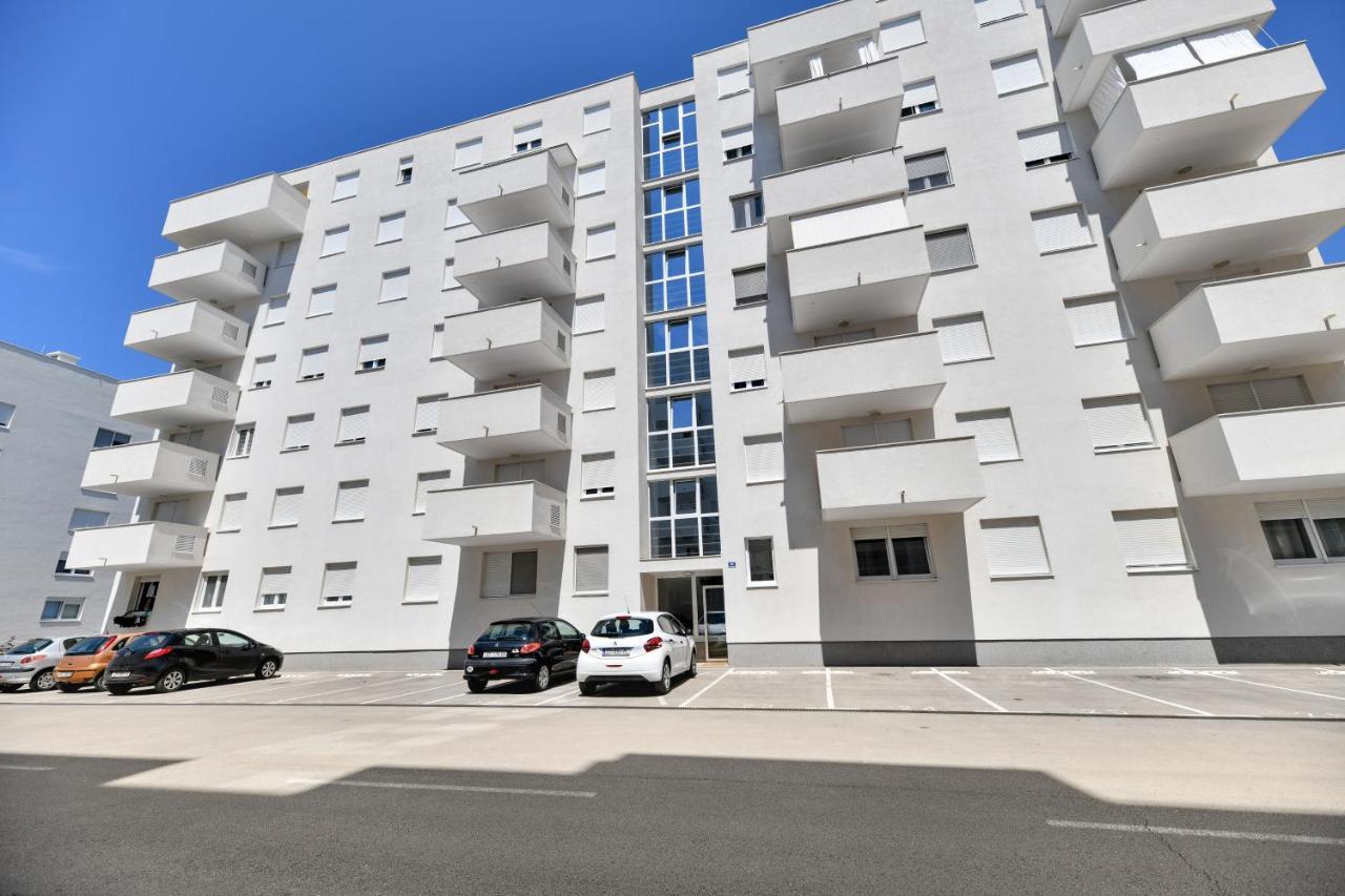 Modern Apartment For 2025' Vacation In Zadar Buitenkant foto